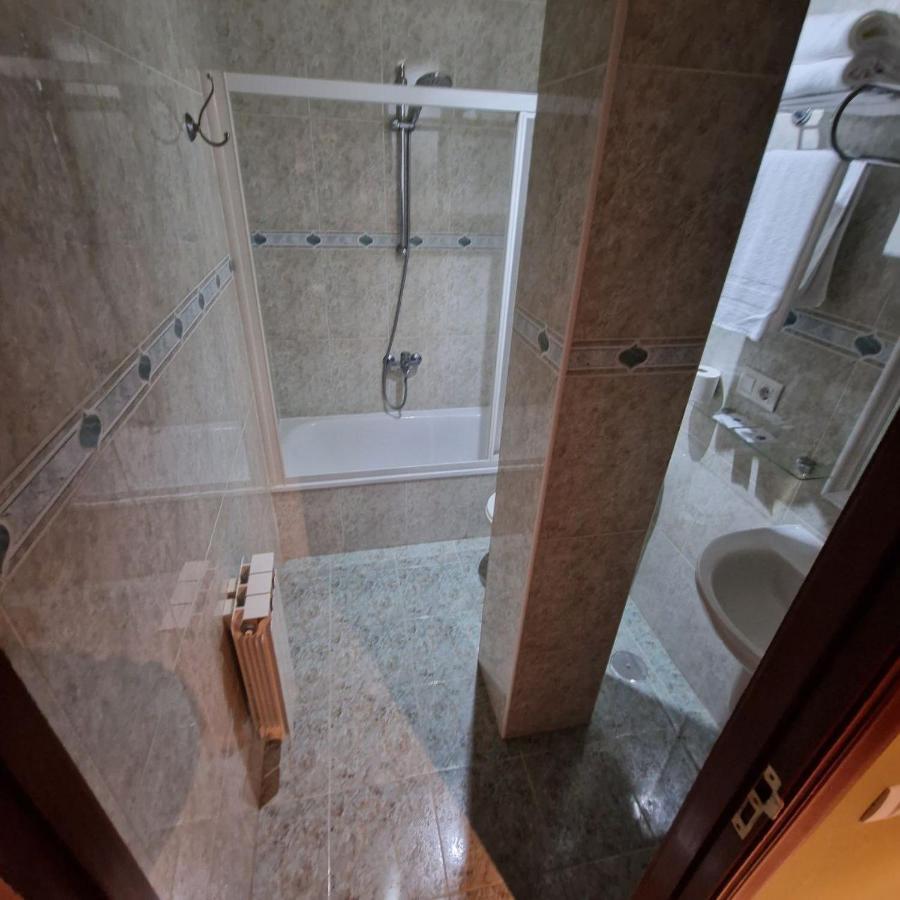 Hostal O Galeon San Luis โมอาญา ภายนอก รูปภาพ
